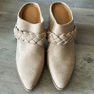 Women’s suede mules